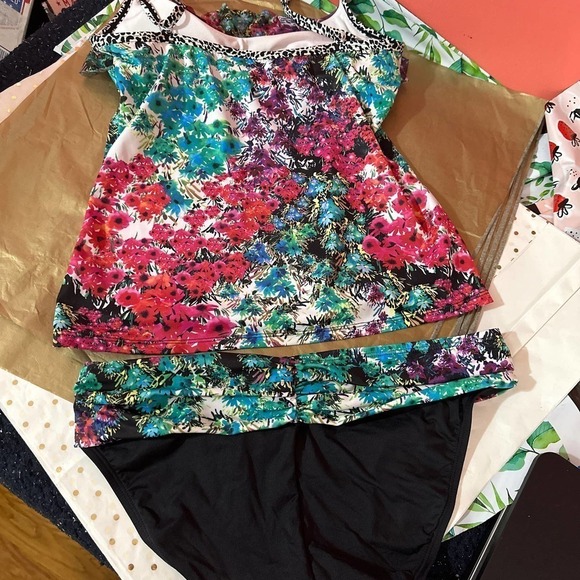 KENNETH Cole reaction bikini - Picture 3 of 6